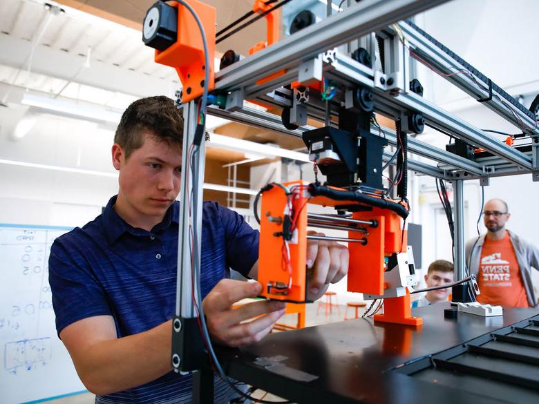 Photo of Electro-Mechanical Engineering Technology Student working on a project at the Digital Foundry in New Kensington